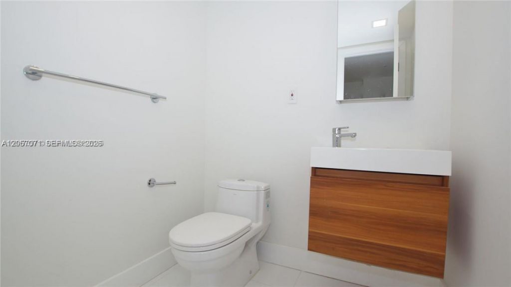 19390 Collins Ave , Unit 1519, Sunny Isles Beach, FL 33160 Photo