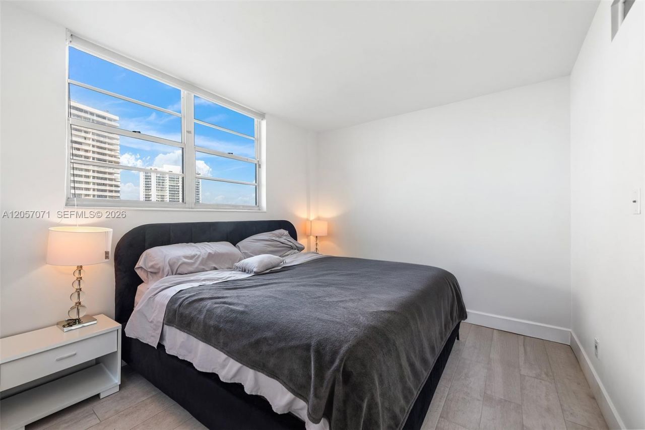19390 Collins Ave , Unit 1519, Sunny Isles Beach, FL 33160 Photo