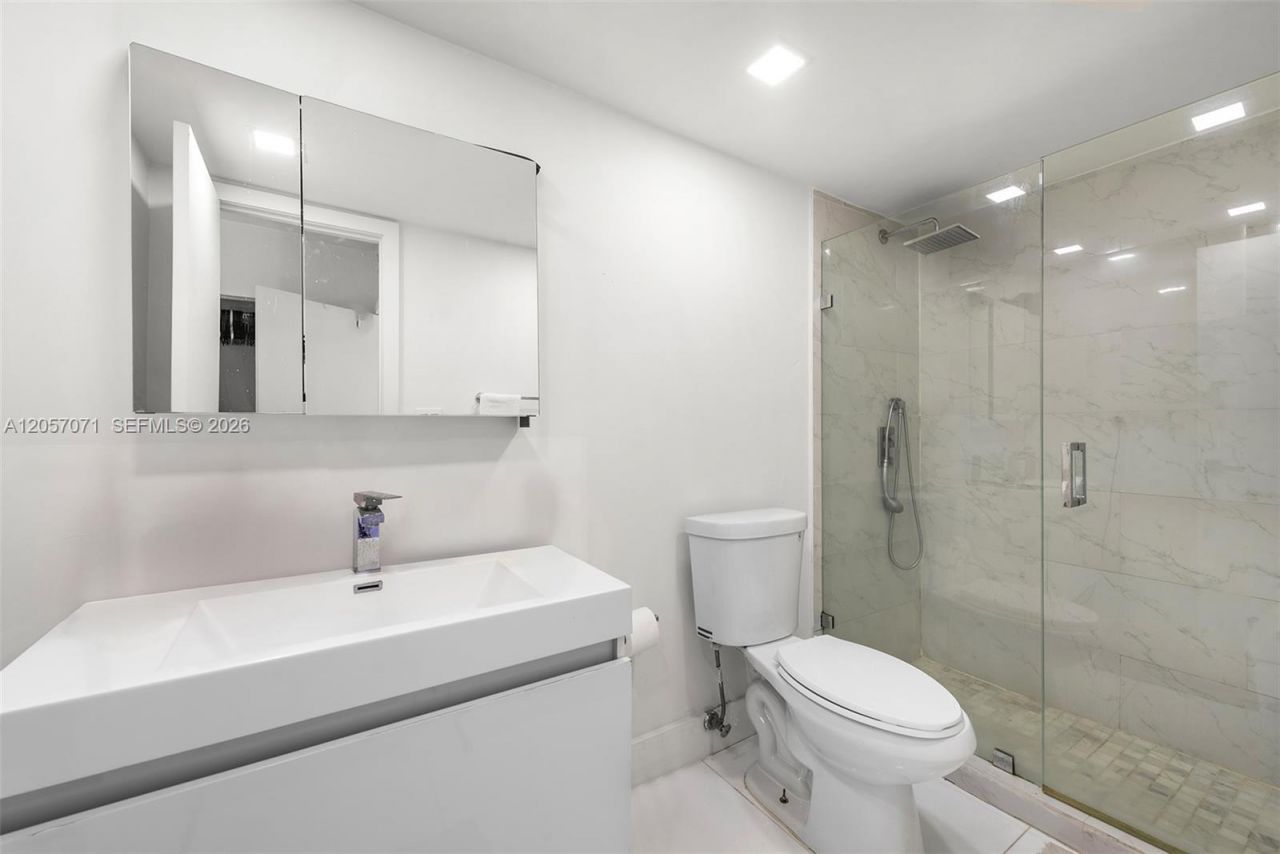 19390 Collins Ave , Unit 1519, Sunny Isles Beach, FL 33160 Photo