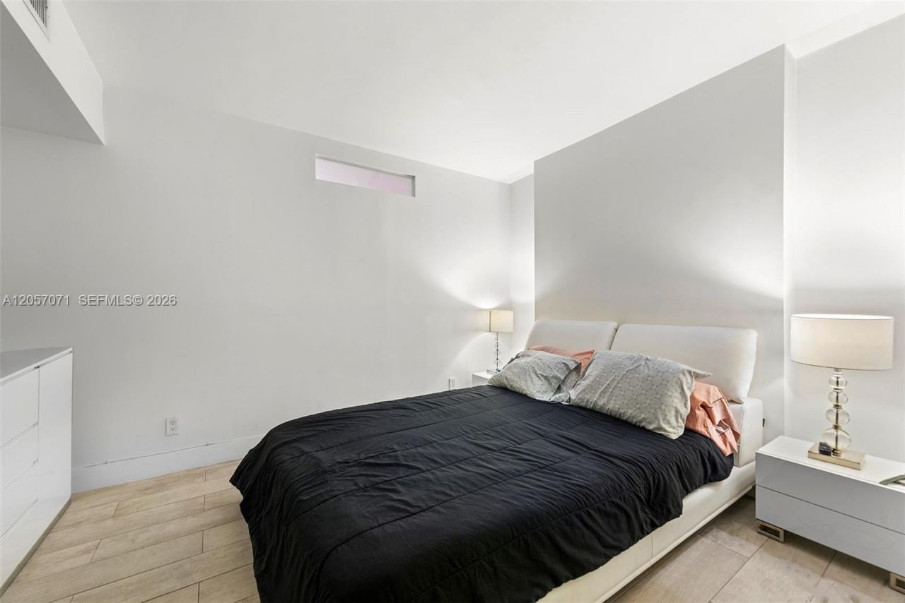 19390 Collins Ave , Unit 1519, Sunny Isles Beach, FL 33160 Photo