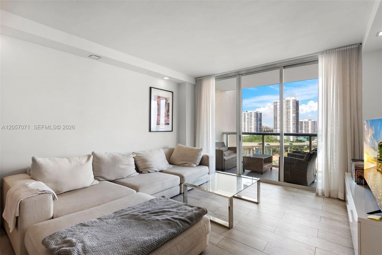 19390 Collins Ave , Unit 1519, Sunny Isles Beach, FL 33160 Photo