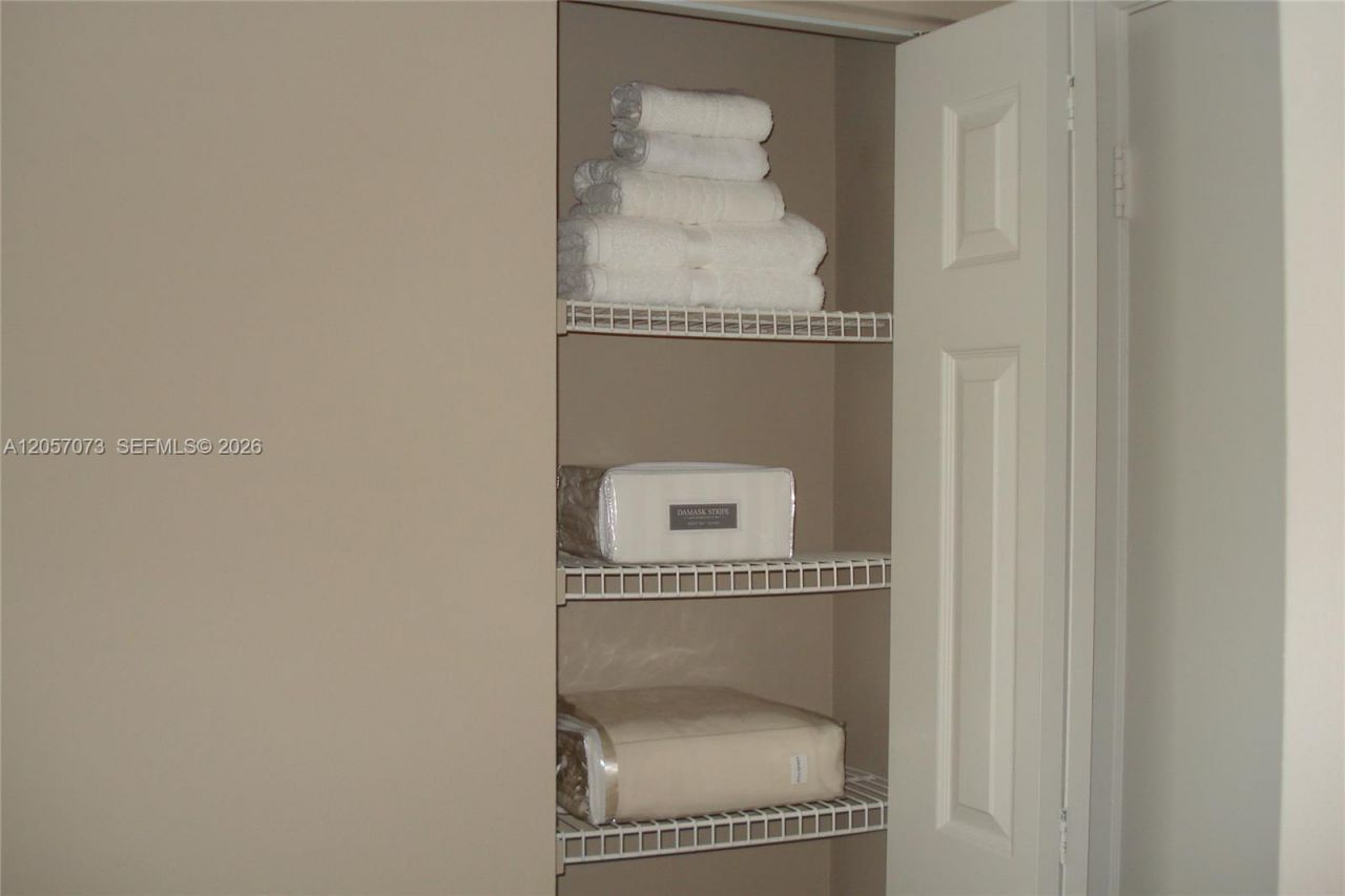 770 Claughton Island Dr, Unit 2010, Miami, FL 33131 Photo