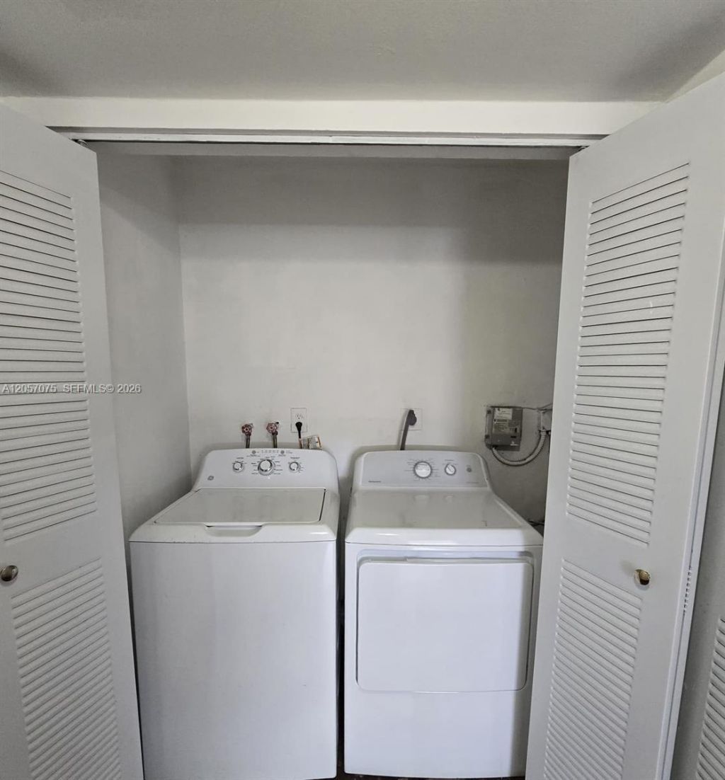 9357 Fontainebleau Blvd , Unit D420, Miami, FL 33172 Photo