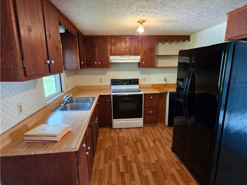 301 Shenandoah Drive, Byesville, OH 43723 Photo 11