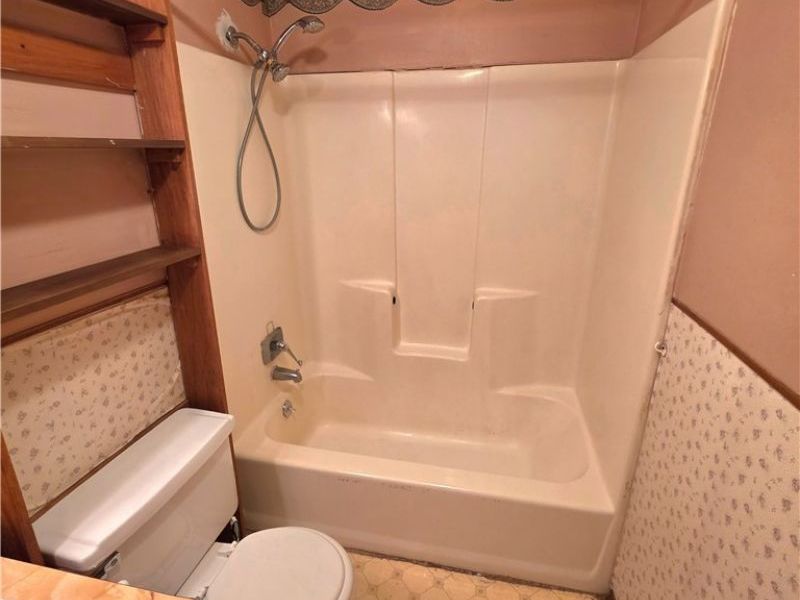 301 Shenandoah Drive, Byesville, OH 43723 Photo 18