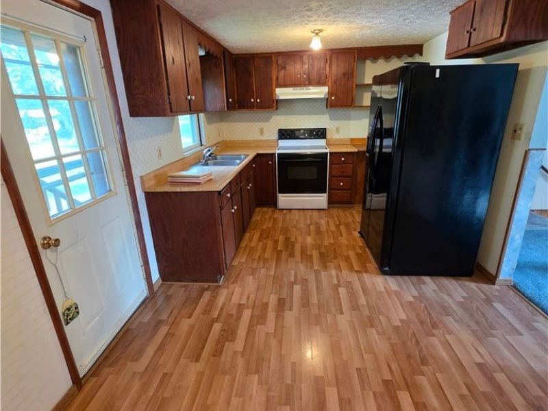 301 Shenandoah Drive, Byesville, OH 43723 Photo 9