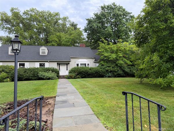 98 Brookby Road , Scarsdale, NY 10583