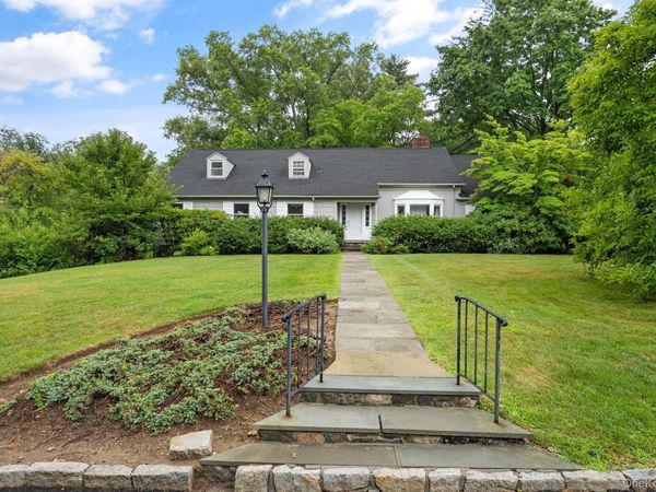 98 Brookby Road , Scarsdale, NY 10583