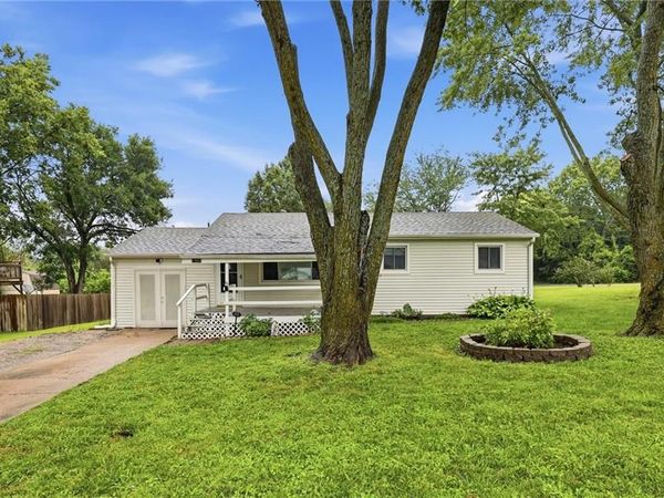 17511 Montgall Drive, Belton, MO 64012