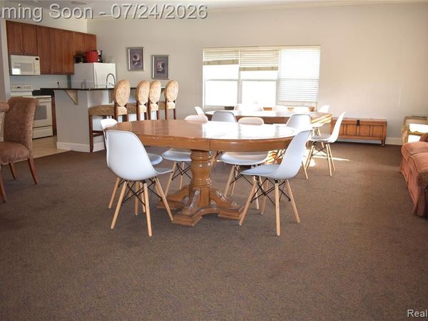 1870 Axtell Drive, Oakland Twp, MI 48084
