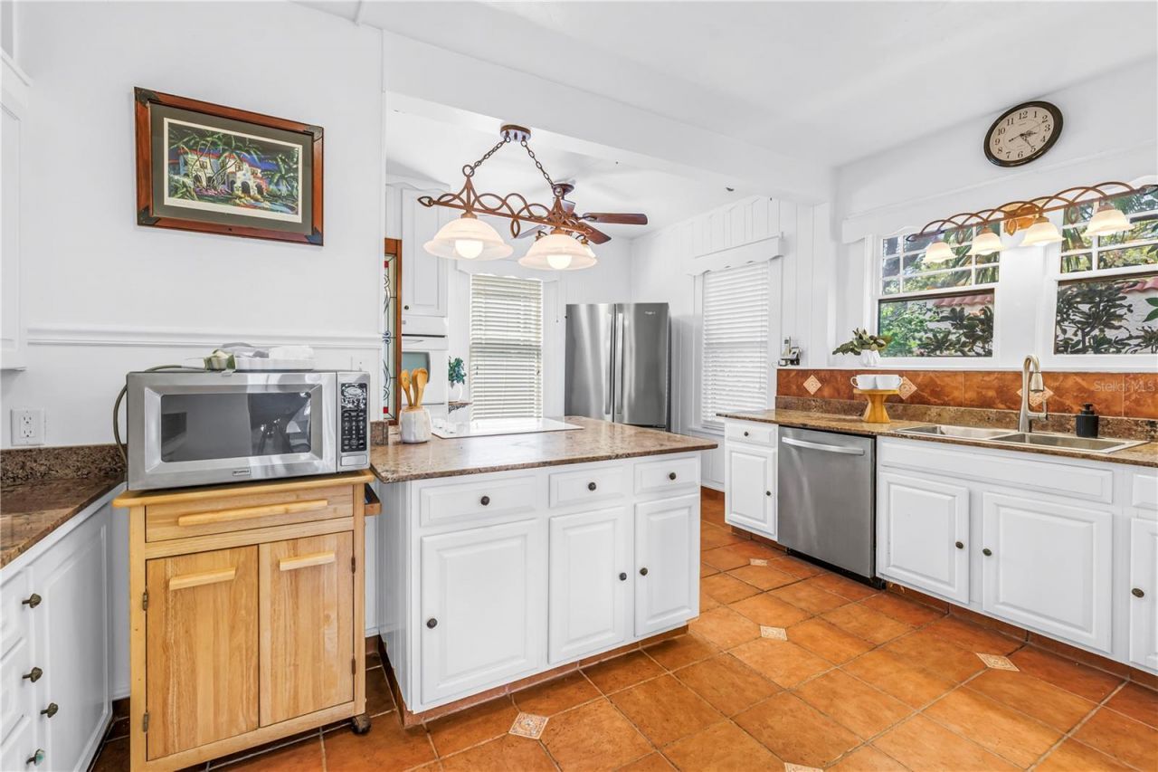 6120 5th Avenue S, Saint Petersburg, FL 33707 Photo