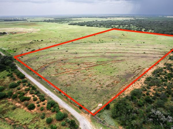 56.9 ACRES County Road 136, Floresville, TX 78114