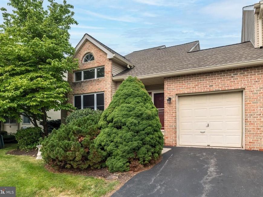 310 Oxford Place, Macungie, PA 18062 Main Photo