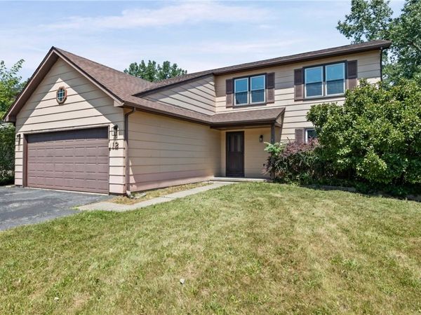 12 Fieldstone Lane, West Henrietta, NY 14586