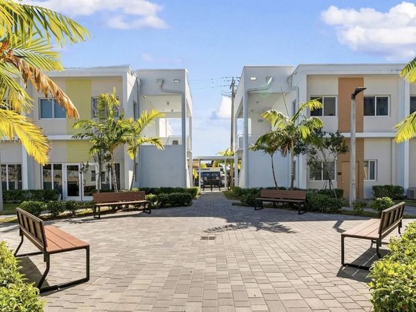 2130 NW 37th Street, Unit SRCR, Miami, FL 33142