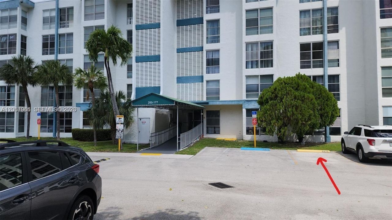 200 177th Dr, Unit 308, Sunny Isles Beach, FL 33160 Photo
