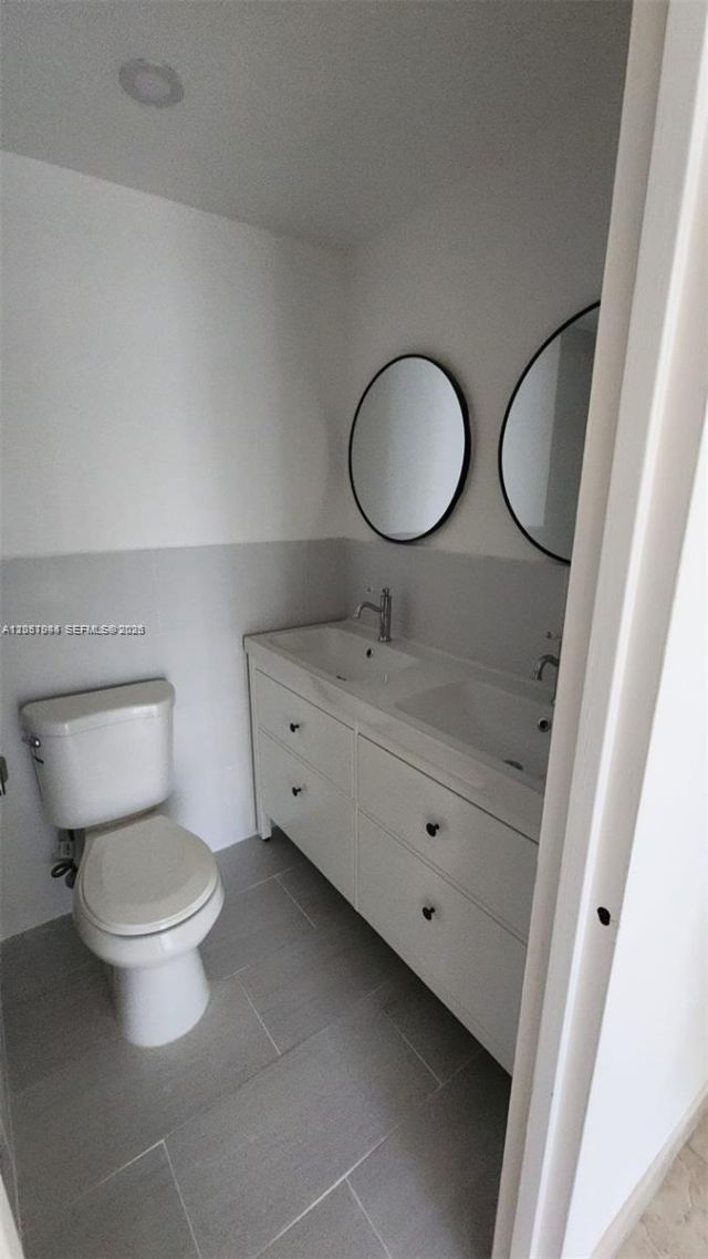 200 177th Dr, Unit 308, Sunny Isles Beach, FL 33160 Photo