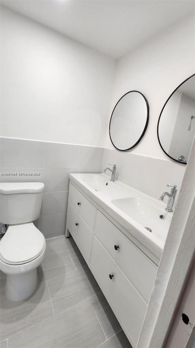 200 177th Dr, Unit 308, Sunny Isles Beach, FL 33160 Photo