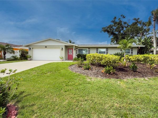 3326 BOUGAINVILLEA STREET , SARASOTA, FL 34239