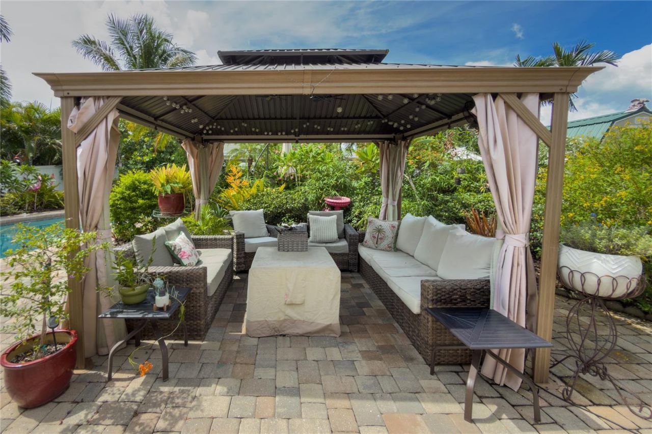 3326 Bougainvillea Street , Sarasota, FL 34239 Photo