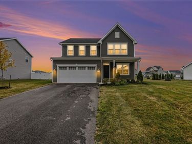 1724 Ackerman Way , Farmington, NY 14425