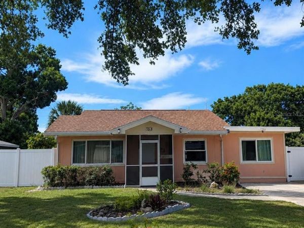 733 LAUREL AVENUE , VENICE, FL 34285