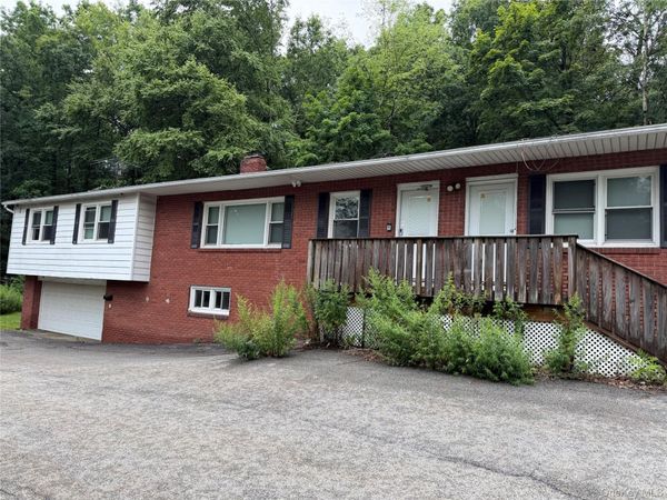 3 Brookside Avenue , Chester, NY 10918