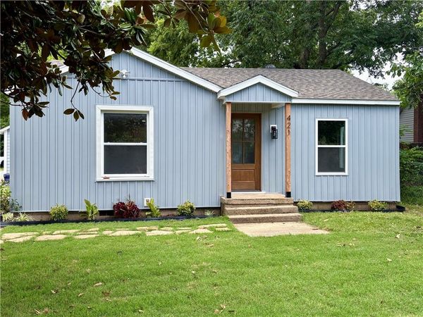 421 S Washington Street , Siloam Springs, AR 72761