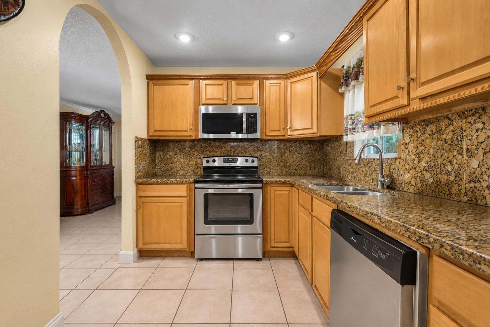 2131 Acapulco Drive, Miramar, FL 33023 Photo