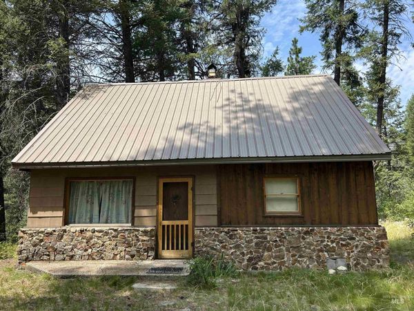 44 Long Creek Rd, Lowman, ID 83637