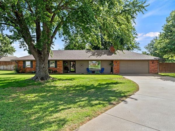 2121 Lyle Road, Weatherford, OK 73096