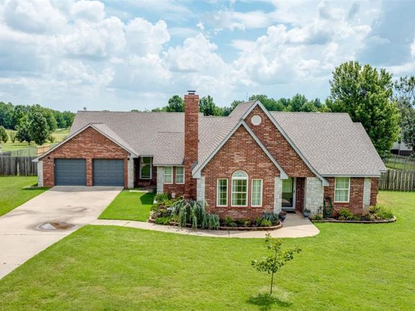 4100 S Bluebird Street, El Reno, OK 73036