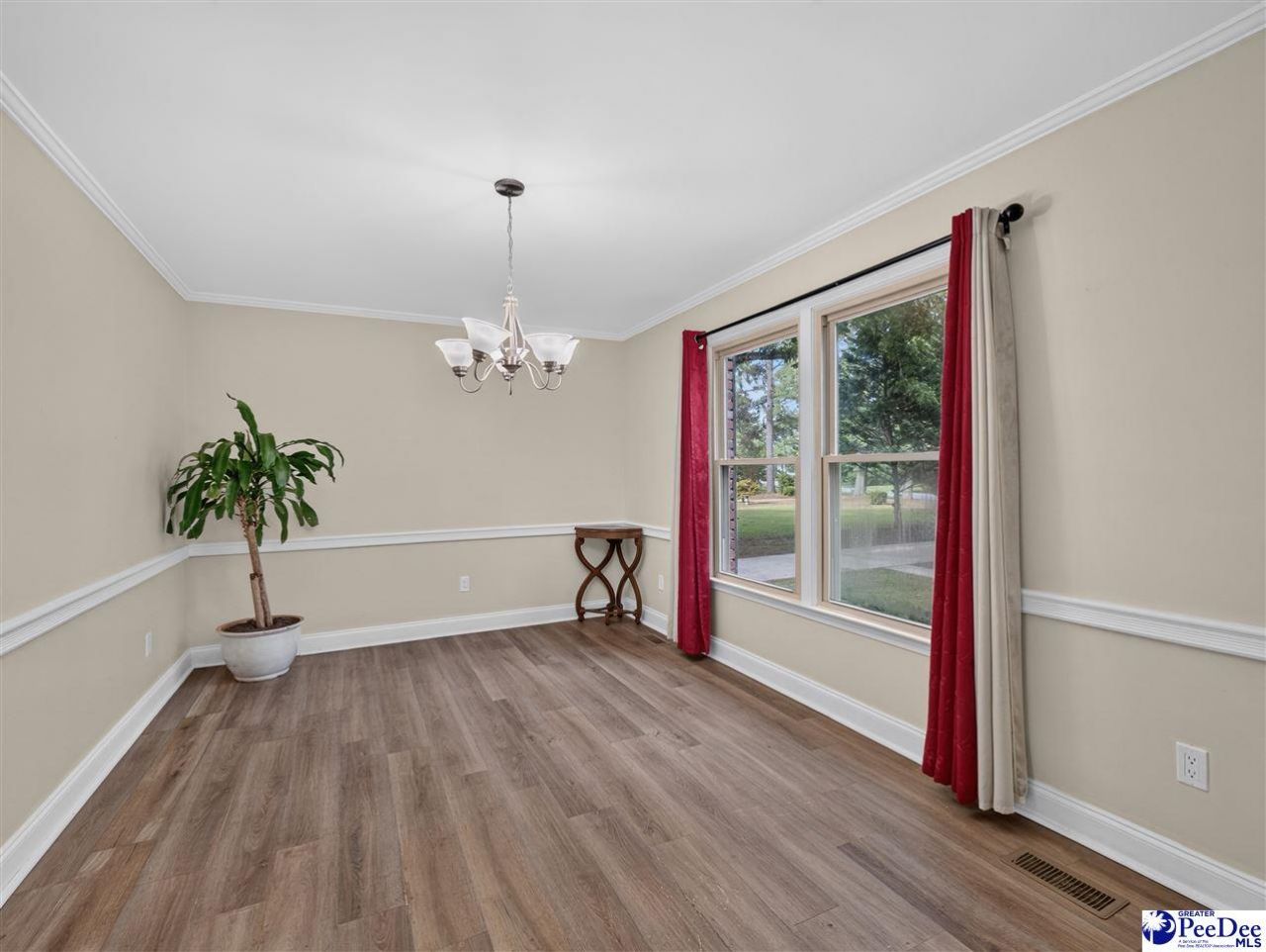1092 Greenview Dr Photo 14