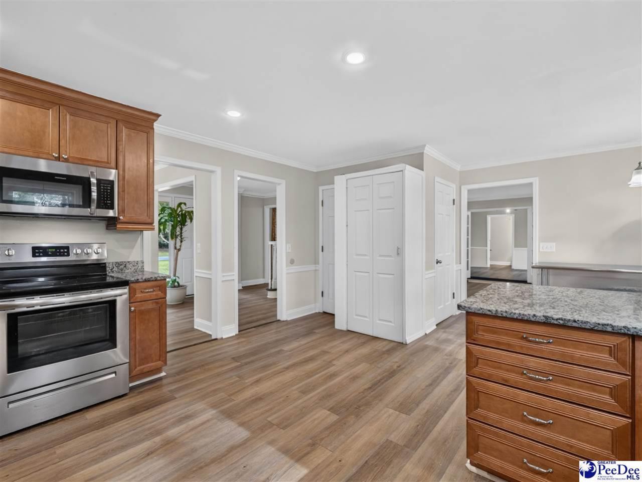 1092 Greenview Dr Photo 22