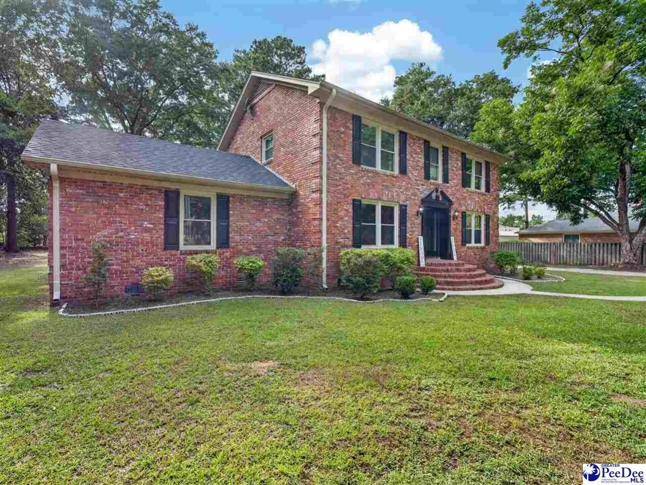 1092 Greenview Dr Photo 4