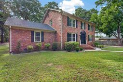 1092 Greenview Dr photo 4