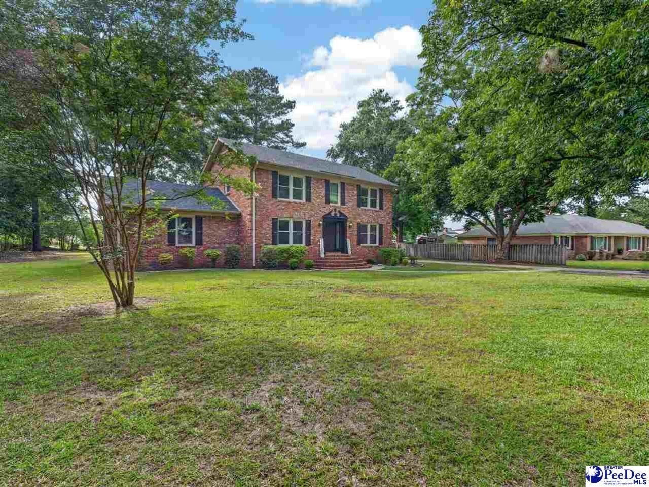 1092 Greenview Dr Photo 5