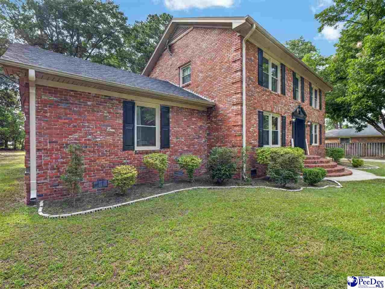 1092 Greenview Dr Photo 6