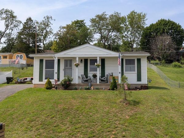 2397 HIGHVIEW CIR, STAUNTON, VA 24401