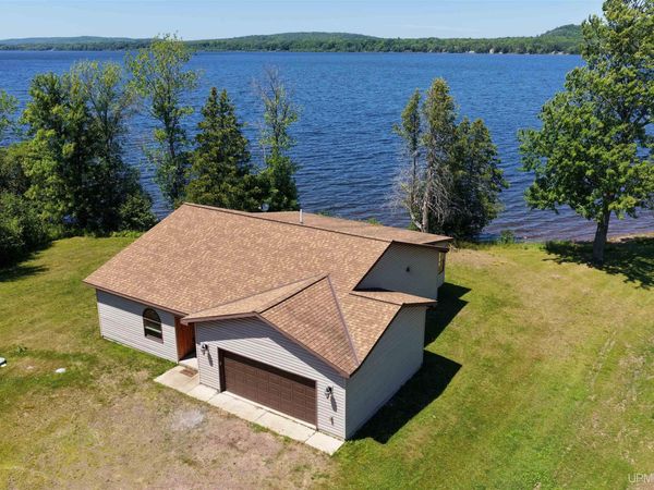 14983 E Shore Road, Bergland Twp, MI 49910