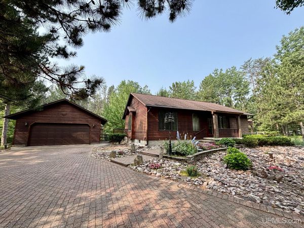 276 Lakewood Lane, Chocolay Twp, MI 49855