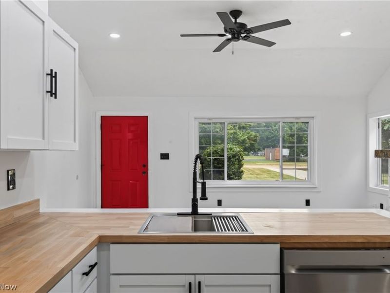 6199 Reynolds Road, Mentor, OH 44060 Photo 8