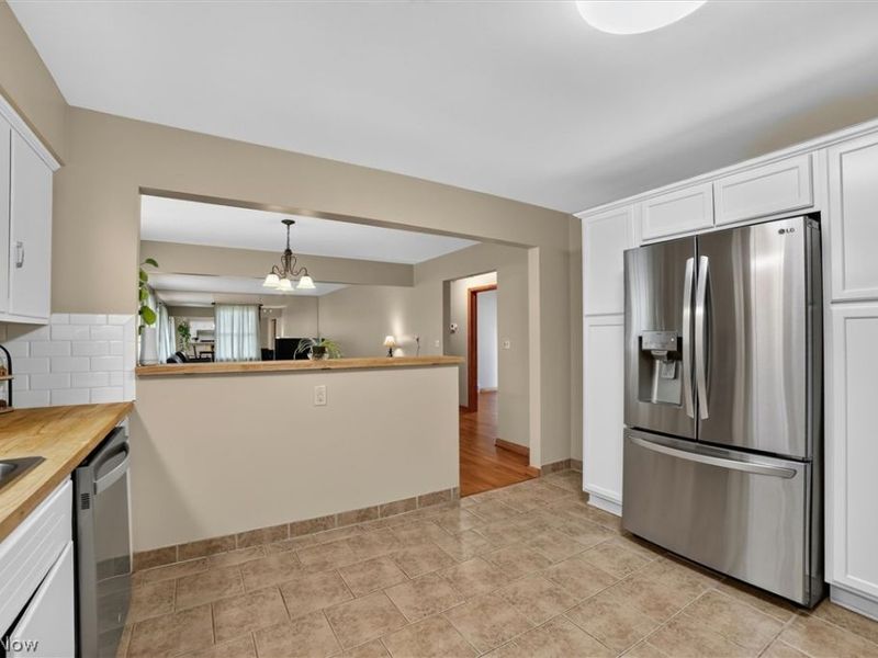 673 Knollwood Drive, Green, OH 44685 Photo 13