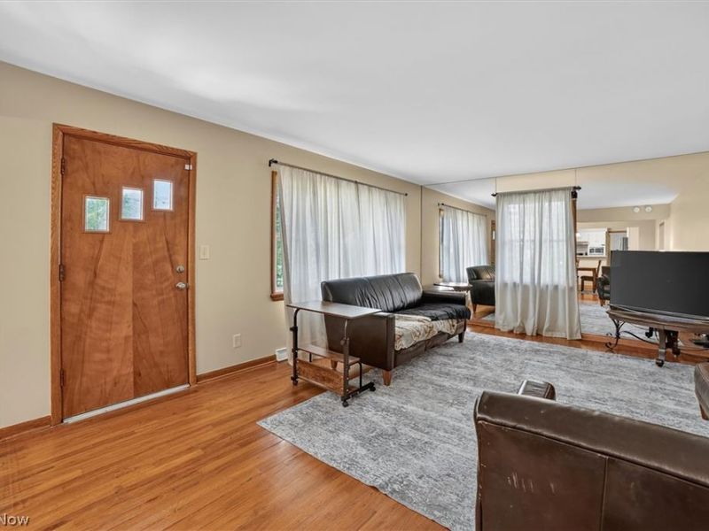 673 Knollwood Drive, Green, OH 44685 Photo 6