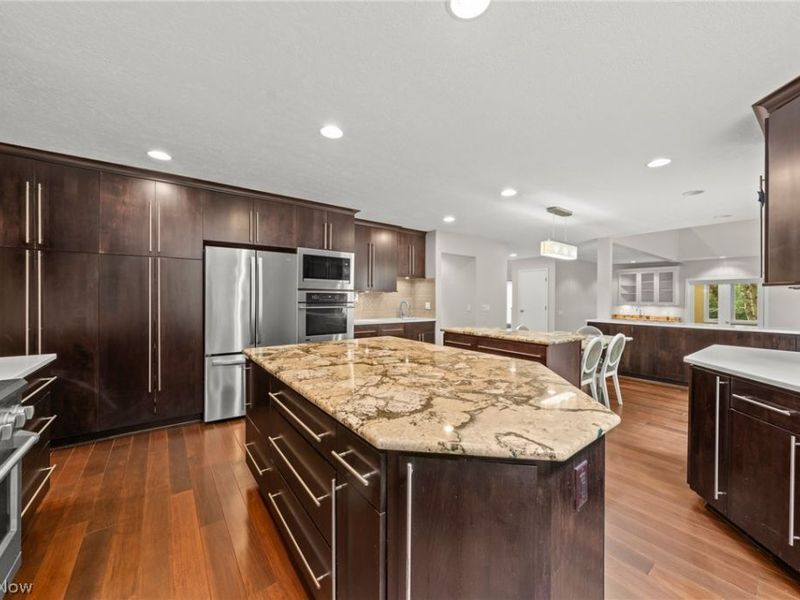 125 Orange Tree Drive, Orange, OH 44022 Photo 9