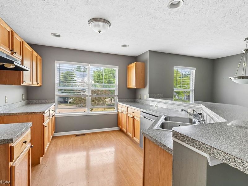 17633 Wildwood Lane, Unit 311, Cleveland, OH 44119 Photo 15