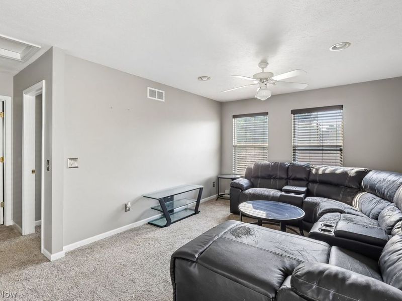 17633 Wildwood Lane, Unit 311, Cleveland, OH 44119 Photo 18