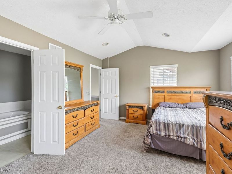 17633 Wildwood Lane, Unit 311, Cleveland, OH 44119 Photo 21