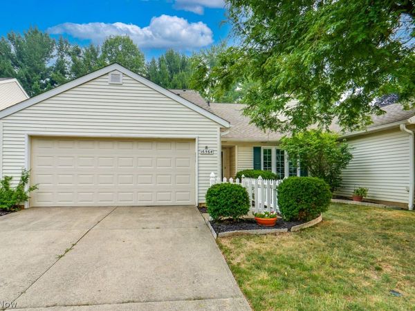 16564 Lake Circle Drive, Strongsville, OH 44136
