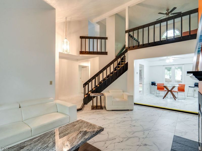 16564 Lake Circle Drive, Strongsville, OH 44136 Photo 4